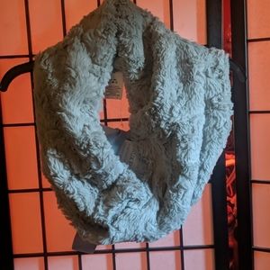 🧣Peace&Pearls🧣 Faux infinity scarf